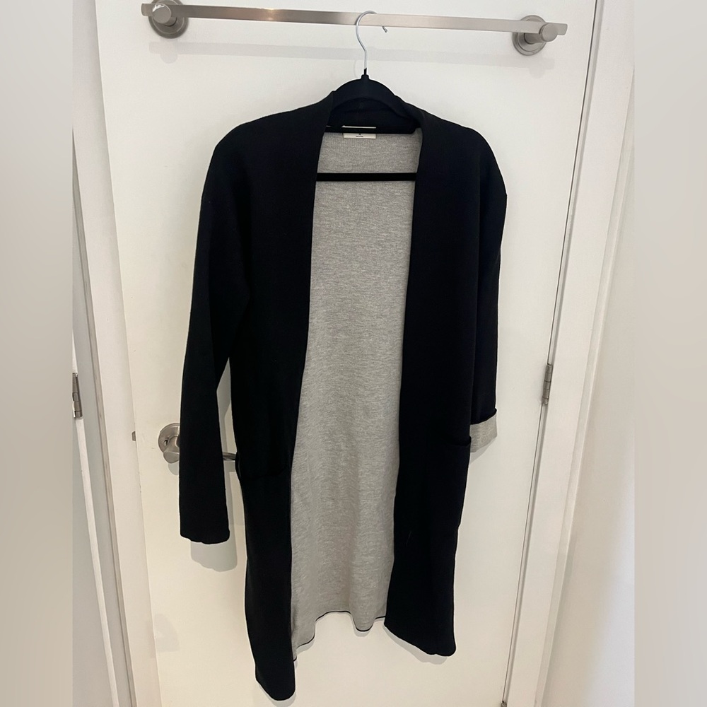 Aritizia Babaton Black and Gray Women's cardigan